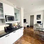 Cozy 1-Bedroom Apartment In Paris 8Th