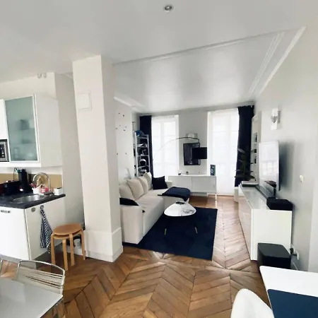 Cozy 1-bedroom In 8th *
